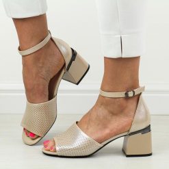 Złote sandały damskie na słupku Vinceza 62114. Żółte sandały VINCEZA, bez wzorów, ze skóry, eleganckie, bez obcasa, na słupku, bez zapięcia. Za 149.00 zł.