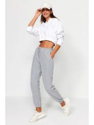 Trendyol Spodnie dresowe w kolorze szarym rozmiar: XS. Szare spodnie dresowe Trendyol, bez wzorów, z dresówki. Za 47.94 zł.