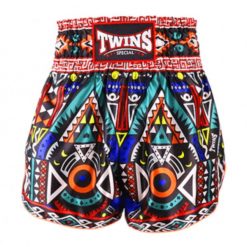 Spodenki treningowe Twins Special Aztec. Czerwone szorty sportowe TWINS, bez wzorów. Za 199.00 zł.