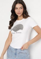 Biały T-shirt z Bawełny z Nadrukiem Czapki i Cyrkoniami Penilna. Białe t-shirty Born2be, m, bez wzorów, z bawełny, klasyczne, bez kołnierzyka, bez ramiączek. Za 49.99 zł.