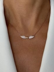 DI GIORGIO Pozłacany naszyjnik z cyrkoniami - dł. 45 cm rozmiar: onesize. Czerwone naszyjniki DI GIORGIO, z materiału, z cyrkonią, pozłacane. Za 150.45 zł.