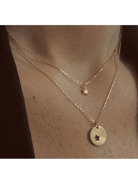 Les Petites Précieuses Pozłacany naszyjnik z elementami ozdobnymi - dł. 39 cm rozmiar: onesize. Żółte naszyjniki Les Petites Précieuses, z materiału, pozłacane. Za 140.20 zł.