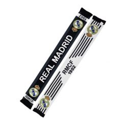 8. Szalik Z Dzianiny. Białe szaliki i kominy Real Madrid, bez wzorów, z dzianiny. Za 236.99 zł.