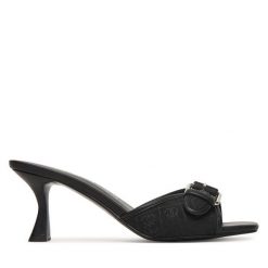 Klapki Guess. Czarne klapki Guess, z aplikacjami, bez obcasa, bez zapięcia. Za 471.99 zł.