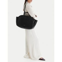 Torebka GINO ROSSI. Czarne shopper bag Gino Rossi, bez wzorów, bez dodatków. Za 279.99 zł.