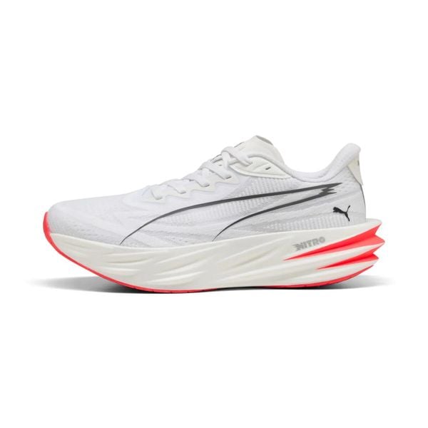 Damskie buty do biegania Deviate Pure NITRO™ PUMA. Białe buty do biegania Puma, bez wzorów, z materiału, bez zapięcia, do biegania. Za 614.50 zł.