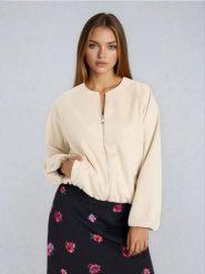 Kurtka bomber z imitacji zamszu - kremowy. Białe kurtki Sinsay, l, bez wzorów, bez kaptura. Za 69.99 zł.