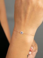 Heliophilia Srebrna bransoletka z elementem ozdobnym rozmiar: onesize. Szare bransoletki Heliophilia, z cyrkonią, srebrne. Za 61.60 zł.