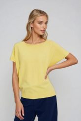 Cienki sweter żółty. Żółte swetry MOODO, l, bez wzorów, z poliamidu, bez ramiączek. Za 89.99 zł.