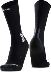 Skarpety do biegania X-Socks Run Discover Merino Crew. Czarne skarpetki X-Socks, bez wzorów, z materiału. Za 139.99 zł.