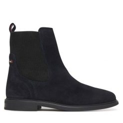 Sztyblety Tommy Hilfiger. Niebieskie botki Tommy Hilfiger, bez wzorów, bez obcasa, na płaskiej podeszwie, bez zapięcia. Za 449.99 zł.