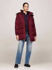 TOMMY JEANS Płaszcz puchowy w kolorze bordowym rozmiar: M. Czerwone płaszcze Tommy Jeans, m, bez wzorów, z jeansu, bez kaptura. Za 726.48 zł.