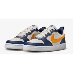 Buty Sportowe Młodzieżowe Nike Court Borough Low 2 (GS). Brązowa buty treningowe Nike, bez wzorów, bez zapięcia, do biegania, nike court. Za 193.60 zł.