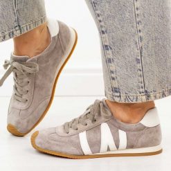 Taupe skórzane półbuty damskie Filippo Dp7963/26. Półbuty wsuwane Filippo, na jesień, bez wzorów, z jeansu, casualowe, z okrągłym noskiem, bez obcasa, na płaskiej podeszwie. Za 269.00 zł.