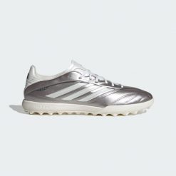 Buty piłkarskie na murawę COPA PURE IV LEAGUE. Białe buty treningowe adidas, bez wzorów, z gumy, bez zapięcia, do piłki nożnej. Za 369.00 zł.