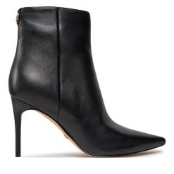 Botki Guess. Czarne botki Guess, z aplikacjami, bez obcasa, na szpilce, bez zapięcia. Za 1,249.00 zł.