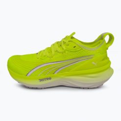 Buty do biegania damskie PUMA ForeverRun Nitro 2. Zielone buty do biegania Puma, bez wzorów, bez zapięcia, do biegania. W wyprzedaży za 470.35 zł.