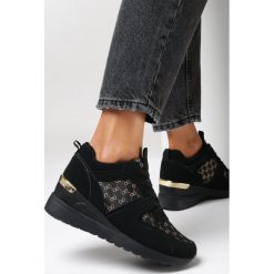 Czarne Sneakersy Tyrysus. Czarne buty sportowe lifestyle Born2be, bez wzorów, z jeansu, sportowe, przed kostkę, bez zapięcia. W wyprzedaży za 104.99 zł.
