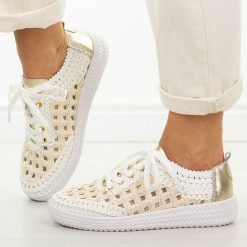 Białe koronkowe półbuty damskie DiA 5951. Białe półbuty wsuwane DiA, na jesień, bez wzorów, z jeansu, casualowe, bez obcasa, na płaskiej podeszwie. Za 249.00 zł.