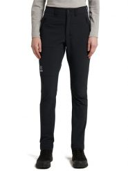 Haglöfs Spodnie softshellowe "Morän" w kolorze czarnym rozmiar: 44. Czarne spodnie dresowe Haglöfs, bez wzorów, z materiału, outdoorowe. Za 295.99 zł.