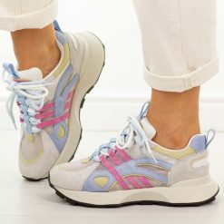 Niebieskie skórzane sneakersy damskie Vinceza 66744. Niebieskie buty sportowe lifestyle VINCEZA, na jesień, bez wzorów, z jeansu, eleganckie, z okrągłym noskiem, bez zapięcia. Za 299.00 zł.