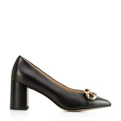 Czółenka skórzane klasyczne z łańcuchem. Brązowe czółenka Wittchen, bez wzorów, ze skóry, eleganckie, bez obcasa, na obcasie, bez zapięcia. Za 499.90 zł.
