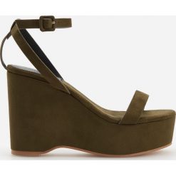 Sandały na koturnie - Khaki. Sandały marki Reserved. Za 139.99 zł.