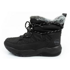 Buty Lee Cooper LCJ-24-03-3063L czarne. Czarne śniegowce bez wzorów, z materiału, przed kolano, bez zapięcia. Za 329.02 zł.