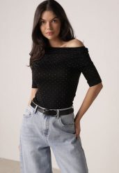 Czarna Bluzka z Cyrkoniami i Dekoltem w Łódkę Saloriel. Czarne bluzki Born2be, m, z aplikacjami, z jeansu, wizytowe, bez kołnierzyka, bez ramiączek. Za 59.99 zł.