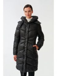 TATUUM Płaszcz pikowany w kolorze czarnym rozmiar: 36. Czarne płaszcze Tatuum, bez wzorów, bez kaptura. Za 332.24 zł.