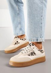Beżowe Sneakersy Klasyczne Tenisówki z Panterkowym Zdobieniem Aludora. Brązowe trampki Born2be, z aplikacjami, eleganckie, bez zapięcia. W wyprzedaży za 72.24 zł.