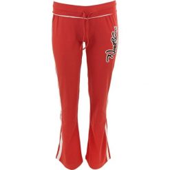 Nordblanc Damskie Spodnie dresowe Czerwone - Wygodne i Stylowe. Białe spodnie dresowe ŠIJEME SRDCEM, bez wzorów, z bawełny, długie. Za 176.99 zł.