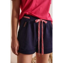 Szorty Damskie Dres. Lily BS Granatowy. Niebieskie szorty blue shadow, bez wzorów, z bawełny, wizytowe. Za 169.90 zł.