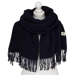 Granatowy, elegancki szalik damski z poliestru z frędzlami - Peterson. Niebieskie szaliki i kominy Peterson, na jesień, bez wzorów, eleganckie. Za 54.99 zł.