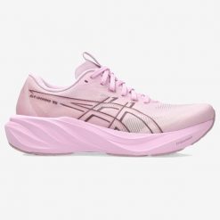 Buty do biegania damskie ASICS GT 2000 15. Czerwone buty do biegania ASICS, bez wzorów, z materiału, bez zapięcia, do biegania. Za 699.99 zł.