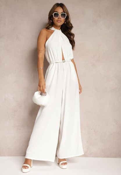 Biały Taliowany Kombinezon ze Ściągaczem w Talii i Wiązaniem przy Szyi Rivasiris. Białe sukienki Renee, do pracy, bez wzorów, biznesowe, bez kołnierzyka, bez ramiączek. Za 79.99 zł.