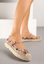 Różowe Siateczkowe Espadryle na Plecionej Podeszwie z Paskiem z Klamrą i Haftem Vilritia. Czerwone espadryle Born2be, bez wzorów, z jeansu, eleganckie, bez obcasa. Za 129.99 zł.