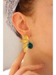 Pierres delicates Pozłacane kolczyki-wkrętki z malachitami rozmiar: onesize. Żółte kolczyki Pierres delicates, z malachitem, pozłacane. Za 96.37 zł.