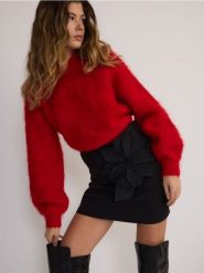 Sweter z wełną alpaki - czerwony. Czerwone swetry Reserved, l, bez wzorów, z dzianiny, bez ramiączek. W wyprzedaży za 279.99 zł.
