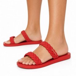Klapki damskie Ipanema 26826 FEVER SLIDE FEM. Czerwone klapki Ipanema, bez wzorów, z materiału, wakacyjne, bez obcasa, bez zapięcia. Za 59.00 zł.