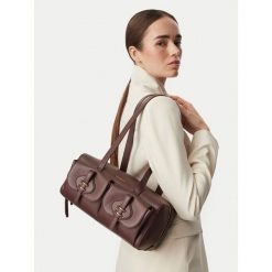 Torebka Coccinelle. Czerwone torebki klasyczne Coccinelle, bez wzorów, klasyczne, bez dodatków. Za 1,399.00 zł.