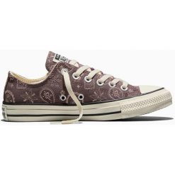 Buty sportowe Converse Chuck Taylor All Star. Fioletowe buty treningowe Converse, bez wzorów, z materiału, bez zapięcia. Za 490.00 zł.