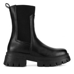 Botki DeeZee. Brązowe botki DeeZee, bez wzorów, bez obcasa, na słupku, bez zapięcia. Za 199.99 zł.