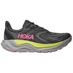 Buty do biegania Hoka 1168691-CYG dla kobiet. Szare buty do biegania HOKA, na jesień, bez wzorów, z syntetyku, bez zapięcia, do biegania. Za 694.05 zł.