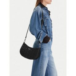 Torebka MEXX. Czarne listonoszki Mexx, bez wzorów, bez dodatków. Za 169.99 zł.