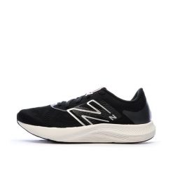 Buty do biegania New Balance Pro Run Czarny. Czarne buty do biegania New Balance, bez wzorów, z gumy, bez zapięcia, do biegania. Za 419.35 zł.
