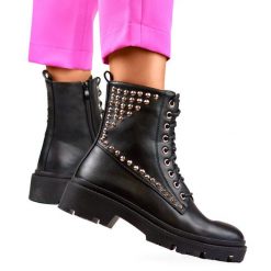 Workery damskie botki rockowe z nitami czarne CH2320B. Czarne botki marka niezdefiniowana, z aplikacjami, ze skóry ekologicznej, eleganckie, bez obcasa, bez zapięcia. Za 135.99 zł.