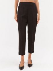 Maryley Spodnie materiałowe 23IB616/41BK Czarny Regular Fit. Czarne spodnie materiałowe Maryley, bez wzorów, z materiału. Za 149.99 zł.