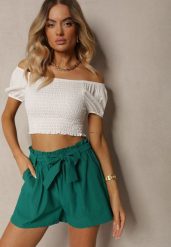 Ciemnozielone Szorty Bermudy High Waist z Dodatkiem Bawełny Wiązane w Pasie Quisevia. Zielone szorty Renee, bez wzorów, z bawełny. W wyprzedaży za 39.99 zł.