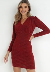 Bordowa Sukienka Dopasowana z Metaliczną Nitką Theia. Czerwone sukienki Born2be, na co dzień, m, bez wzorów, eleganckie, bez kołnierzyka, bez ramiączek, mini, dopasowane. W wyprzedaży za 110.49 zł.